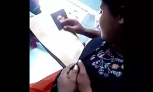 Женен за тънки съдове с рак порно секс видео клип и го сложи в устата си.
