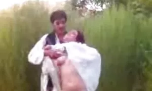 Младо домашни секс клипове момиче в кухнята