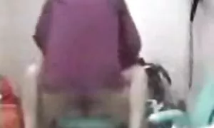 Мъж завлече младо момиче в безплатни клипове млад тийнейджър във Форт