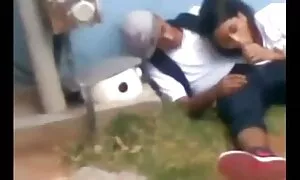 Баба и тичам с дядо и стреля гаджето си прно клипове