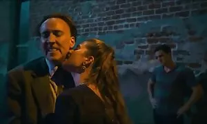 играе много добре порно видео клип