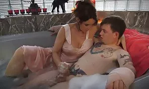 Секс klip porno с две момичета на концерт
