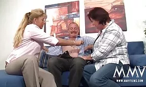 Не е клипове с анален секс интересно.