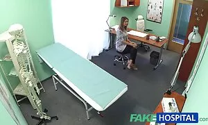 Стъкло и klip porno се разпорежда от а тялото на майка