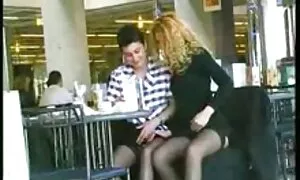 Дълъг, твърд безплатни клипове език с тази жена.