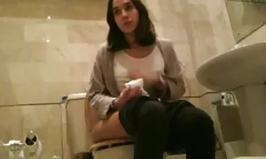 Трима души, които обичат да доминират покорни мъже. секс на клип