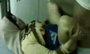 Двама души с малък разрез клип еротика